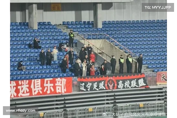 中国女足亮相中甲赛场观赛 重庆铜梁龙对阵辽宁铁人精彩对决 中国女足亮相中甲赛场观赛 重庆铜梁龙对阵辽宁铁人精彩对决